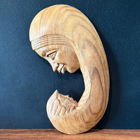 Wooden Carved Mother and Child Wall Decoration - Picture 1 of 10